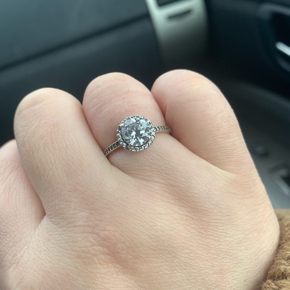 With Pandora Round Sparkle Halo 925 Silver ring size 7.5 - Picture 3 of 4